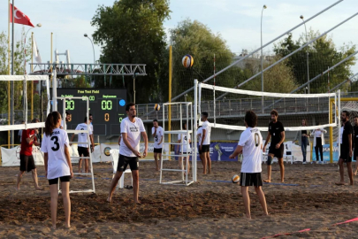 Antalya’da plaj voleybolu heyecanı başladı