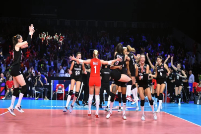 Türkiye-Peru voleybol maçı ne zaman?  Türkiye Peru maçı hangi kanalda? Filenin Sultanları madalya peşinde