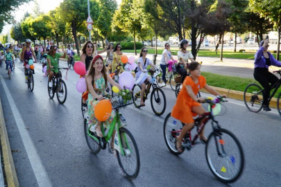 Süslü Kadınlar Bisiklet Turu, İzmit'te