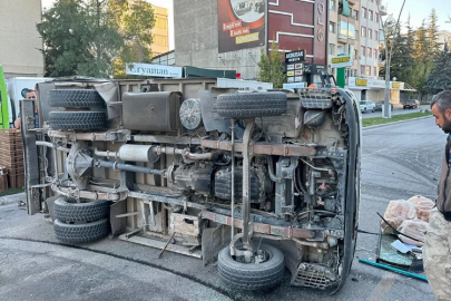 Konya'da ekmek servisi yaparken çarpıştılar