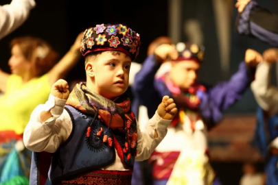 Konak Belediyesi'nde 7’den 77’ye halk oyunları şenliği