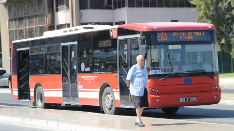 İzmir’de 65 yaş üstü ücretsiz ulaşımdan memnun