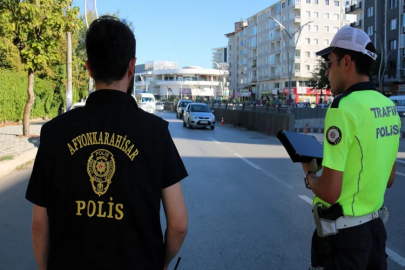 Afyonkarahisar'da şok uygulama: 10 araca ceza yağdı