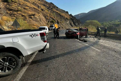 Hakkari'de trafik kazası: 3 kişi yaralandı