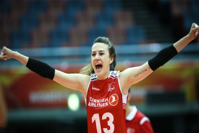 Milli voleybolcu Meryem Boz'dan yanıt: Gereksiz söz kalbimizi kırıyor