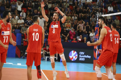 Türkiye-Amerika voleybol maçı ne zaman? Hangi kanalda? Filenin Efeleri olimpiyat yolunda