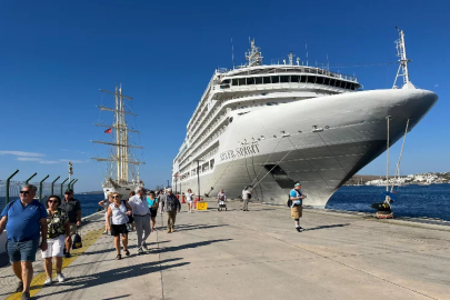 Muğla'ya yolcu gemisi ile turist akını