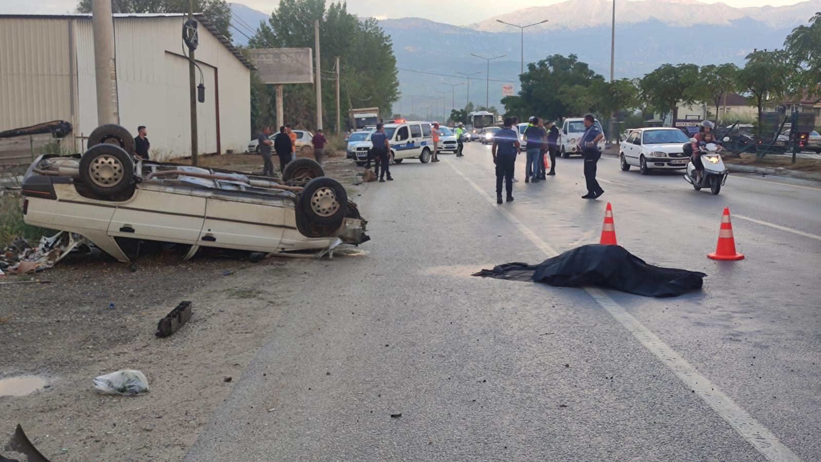 Seydikemer'de meydana gelen trafik kazası (2)