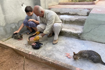 Deprem onları bir araya getirdi... Şimdi aile oldular