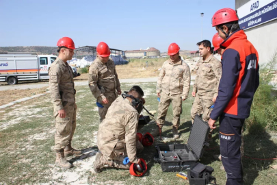 Afyonkarahisar'da AFAD'tan jandarmaya arama kurtarma eğitimi