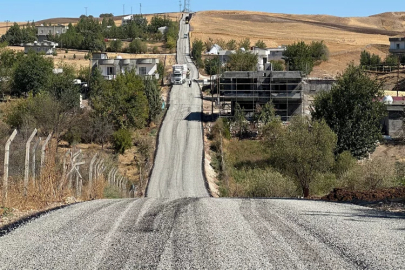 Diyarbakır'da 17 ilçede yol çalışmaları devam ediyor