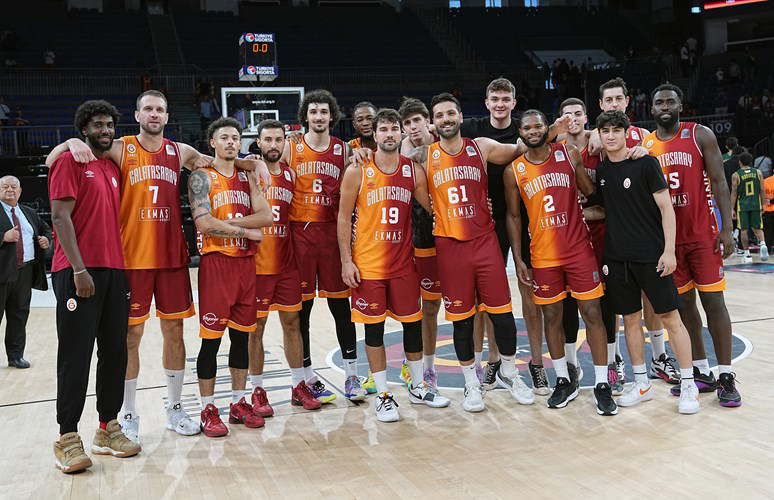 Türk basketbolcular takıma önemli katkı sağlıyor (1)