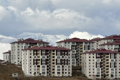 Hakkari'nin yüksek kesimlerine kış geldi