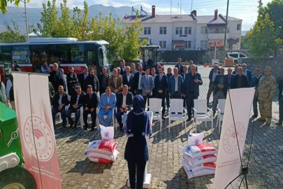 Bitlis’te çiftçilere ekmeklik buğday tohumu dağıtıldı