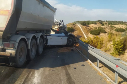 Manisa’da feci kaza! Tır ile kamyon çarpıştı