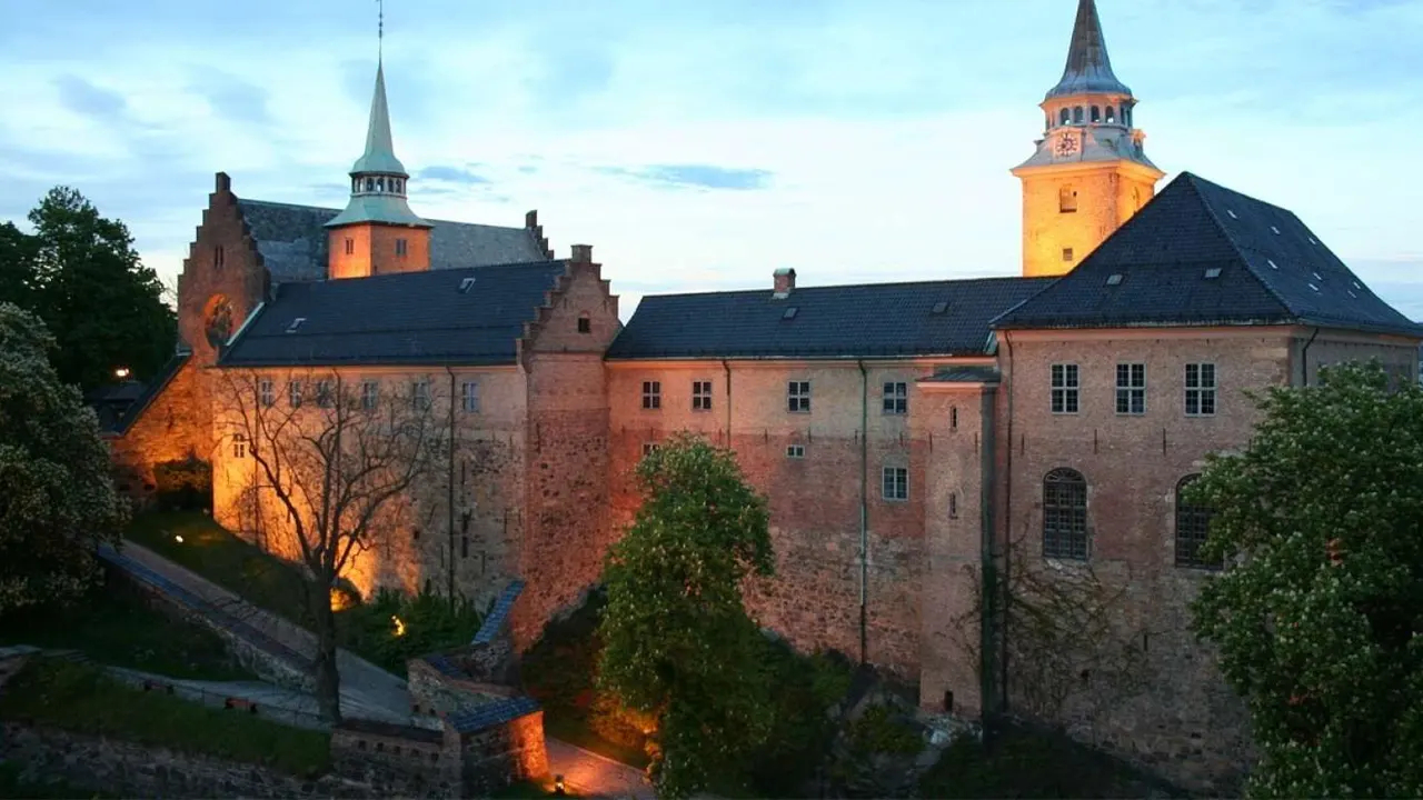 akershuskalesi_ilkses