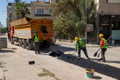 İZSU, altyapı çalışmasında kazı yapılan yerleri eş zamanlı onarıyor