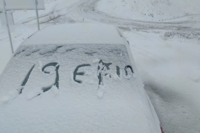 Van’da kara hazırlıksız yakalanan sürücüler zor anlar yaşadı