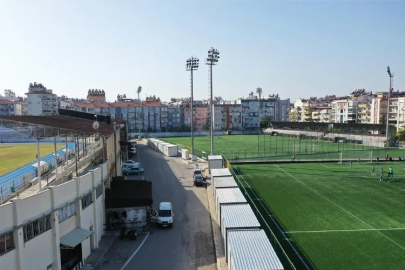 Adnan Menderes Stadyumu'na konteynerler yerleştirildi