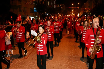 Karşıyaka'da Cumhuriyet’in 100. yılı coşkuyla kutlandı