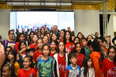 Menemen Belediyesi'nden öğrenciye bin TL destek