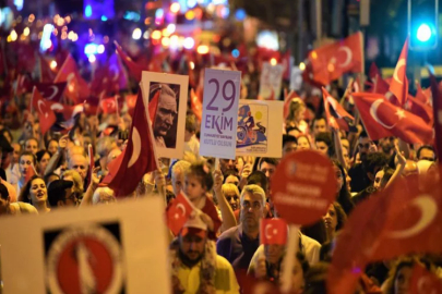 Bornova’da 100. Yıl coşkusu renkli görüntülere sahne oldu