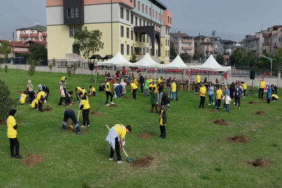 Kocaeli Derince'de fidanlar toprakla buluştu