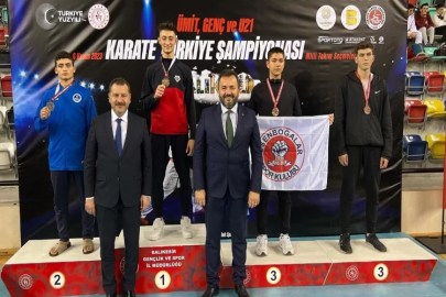 Karate Şampiyonasında Kağıtspor rüzgarı esti