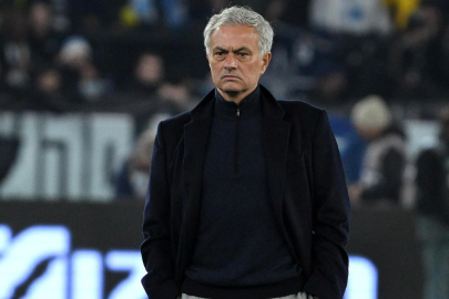 Roma Jose Mourinho ile yollarını ayırdı