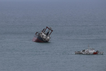 Romanya yan yatan gemi Kastamonu'ya kadar sürüklendi