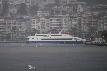 İzmir haber: Hava engeli kalktı, vapur seferleri devam ediyor