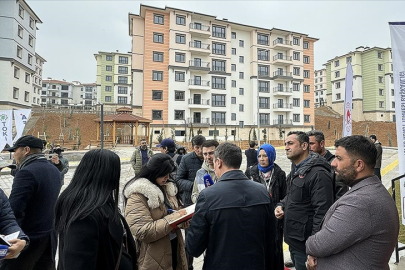 Uluslararası basın mensupları Malatya'da depremin izlerini inceledi