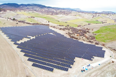 Kütahya’da güneş enerji santrali elektrik üretimine başladı