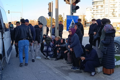 Afyonkarahisar’da işçi servisi tırla çarpıştı: Çok sayıda yaralılar var!