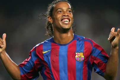 Survivor'a katılacak ünlü futbolcu Ronaldinho kimdir? Ronaldinho kaç yaşında?