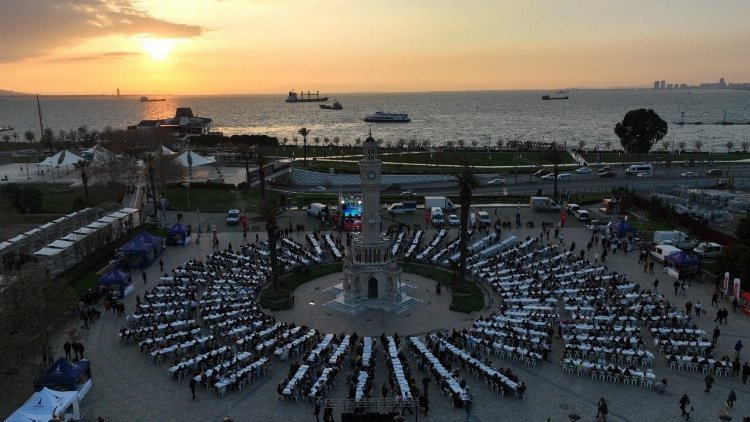 izmir iftar vakti