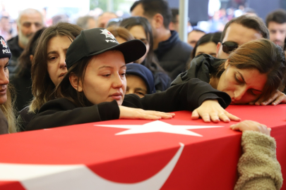 Şehit Polis Memuru Fırat Der son yolculuğuna gözyaşları içinde uğurlandı