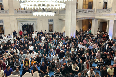 İzmir haber: Kadir Gecesi dualarla idrak edildi