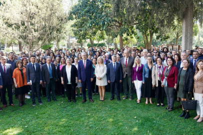 Rektör Prof. Dr. Necdet Budak, Ege ailesi ile bayramlaştı