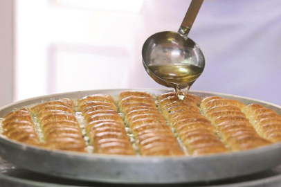 Baklava şerbeti tarifi… Baklava Şerbeti Nasıl Yapılır? Baklava şerbeti kaç dakika kaynar?