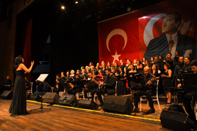 Torbalı'da polisler için konser verildi