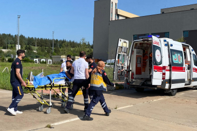 Ambulans helikopter parmağı kopan genç için havalandı