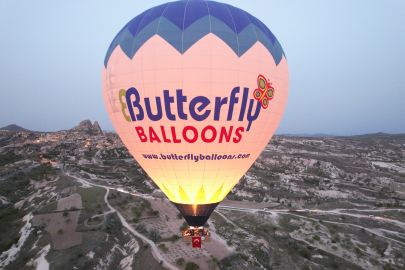 Sıcak hava balonları bu kez 23 Nisan kutlamaları için havalandı