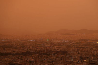 Yunanistan, Afrika'dan gelen çöl tozuna teslim oldu