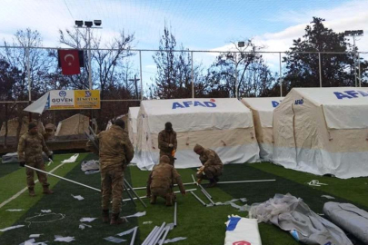 Kızılay’dan bir skandal daha: Çadırları askerler dikmiş!