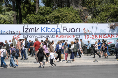 İzmir Kitap Fuarı'na yoğun ilgi