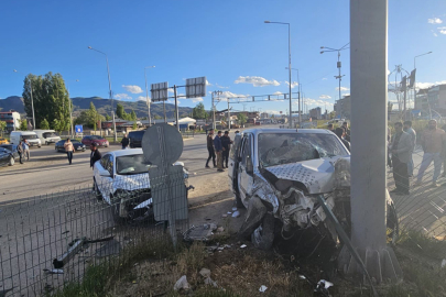 Ağrı'da trafik kazası: Yaralılar var