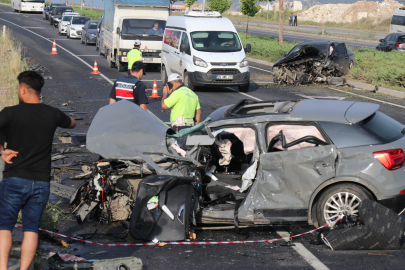 Denizli'de ölümlü kaza: Ehliyetsiz gencin kullandığı lüks araç karşı şeride geçti!