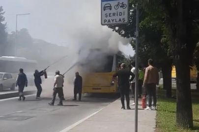 İstanbul'da İETT otobüsü yandı: Yardıma vatandaşlar koştu