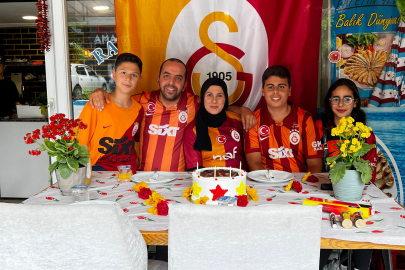 Hem evlilik yıl dönümlerini hem de Galatasaray'ın şampiyonluğunu kutladılar